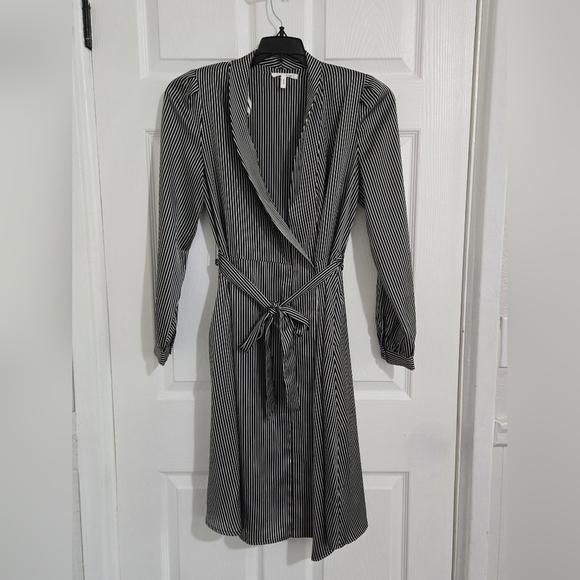 Avec Les Filles Striped Midi Wrap Dress Size XS Long Sleeve Lightweight Macy's - Picture 3 of 16